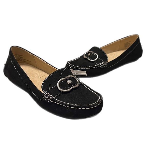Liz Claiborne flats - NWT - Picture 1 of 8